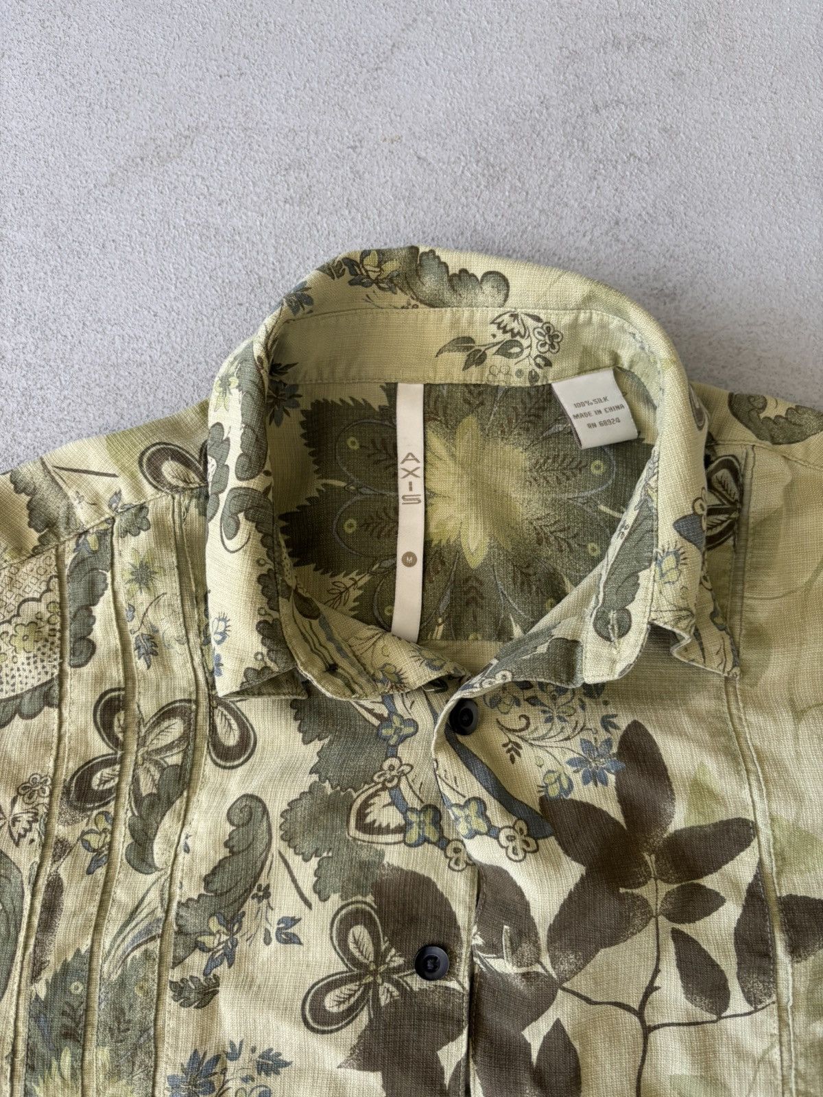 Other Green Floral Button Down Size US M / EU 48-50 / 2 - 3 Thumbnail