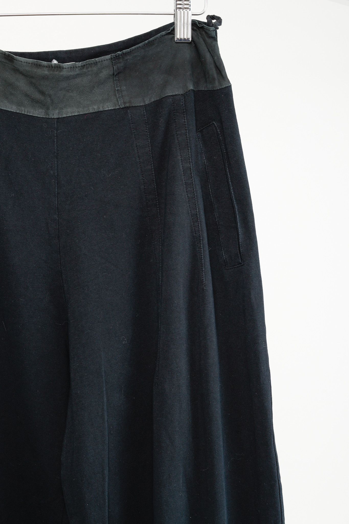 Ivan Grundahl Ivan Grundahl Black-Jersey Suede-Trim Wide Tapered-Leg Pants Size 27" / US 4 / IT 40 - 6 Thumbnail