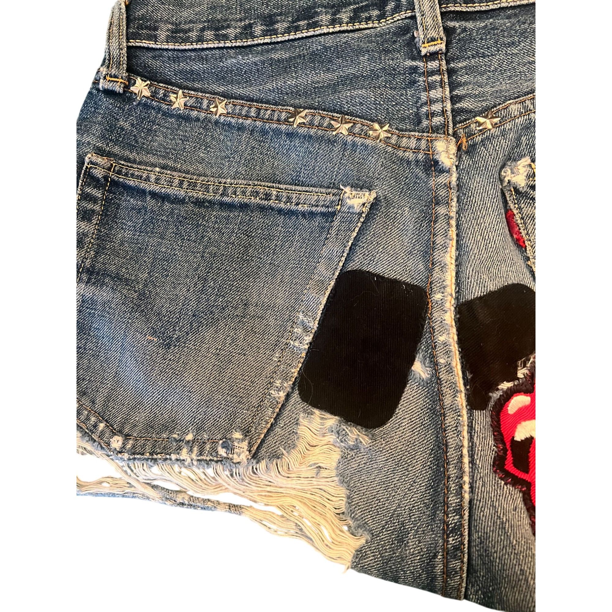 Levi's Vintage Levis Distressed Denim Shorts W/ Rolling Stones Patc Size 28" / US 6 / IT 42 - 11 Thumbnail