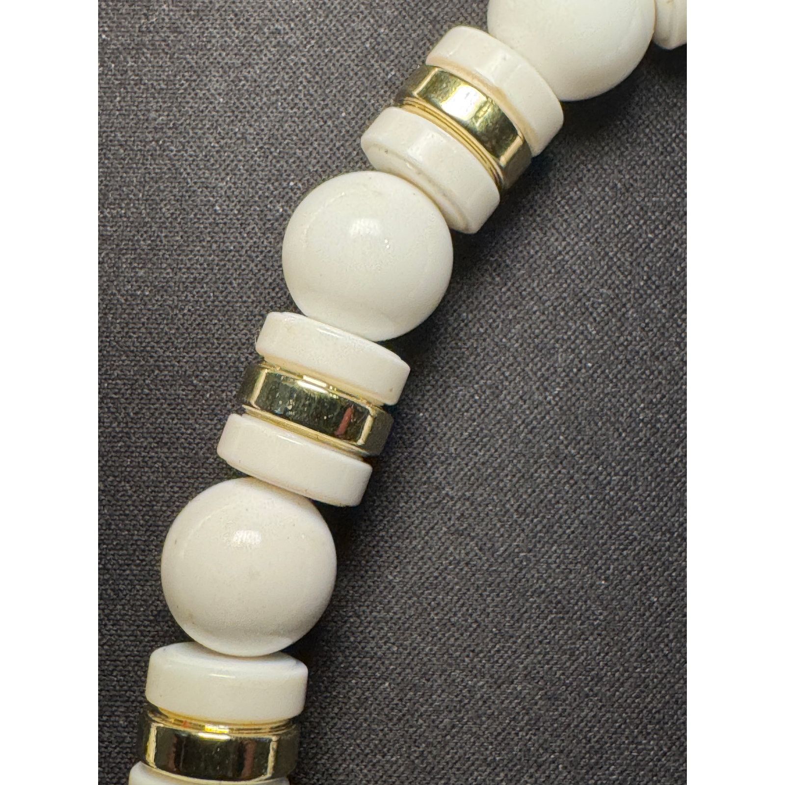 Other Vintage 29in Genuine Lucite White Necklace made in Hong Kong Size ONE SIZE - 7 Thumbnail