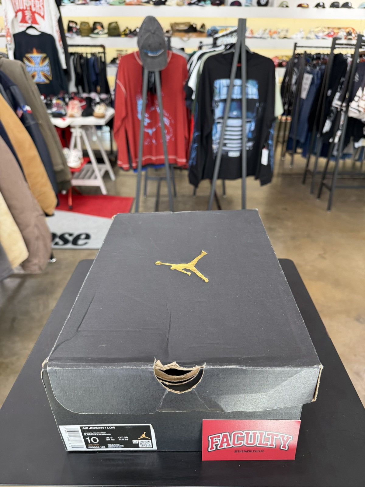 Jordan Brand Air Jordan 1 Low Shattered Backboard Size 10 (2021) Size US 10 / EU 43 - 13 Thumbnail