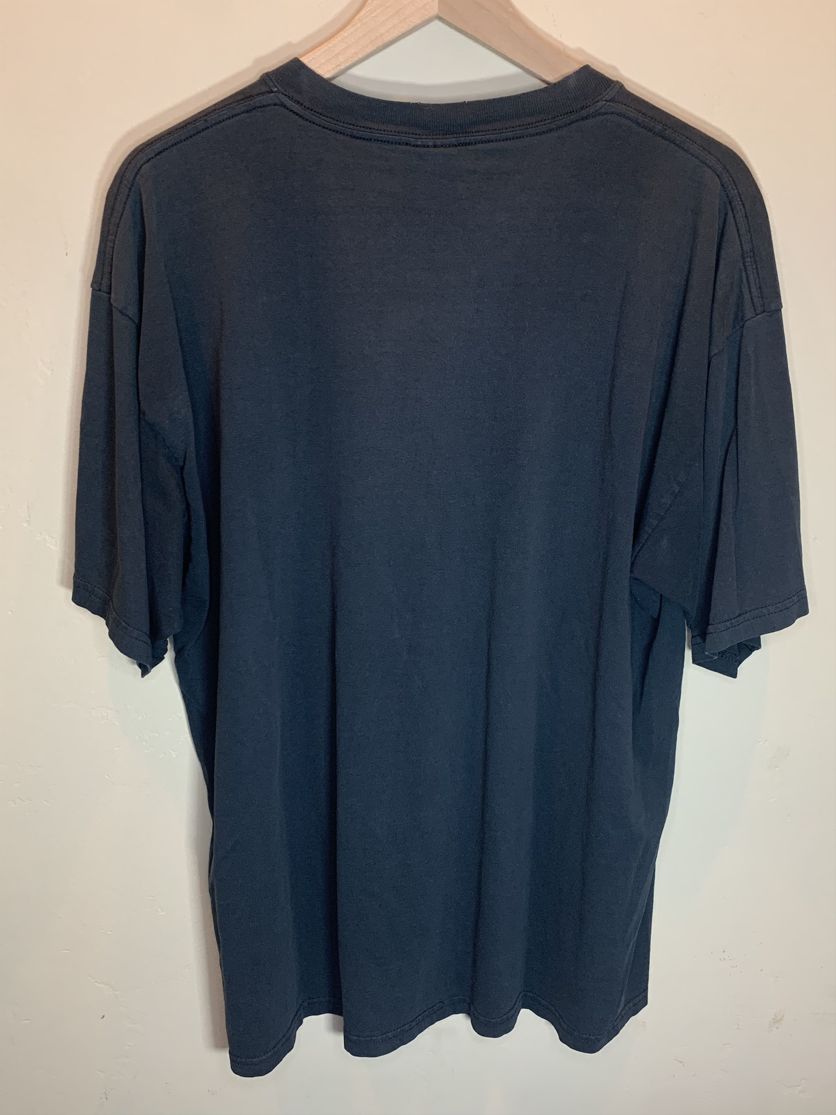 Band Tees *RARE* Vintage New Tricks Or Die Red Rooster Records T-Shirt Size US XL / EU 56 / 4 - 5 Thumbnail