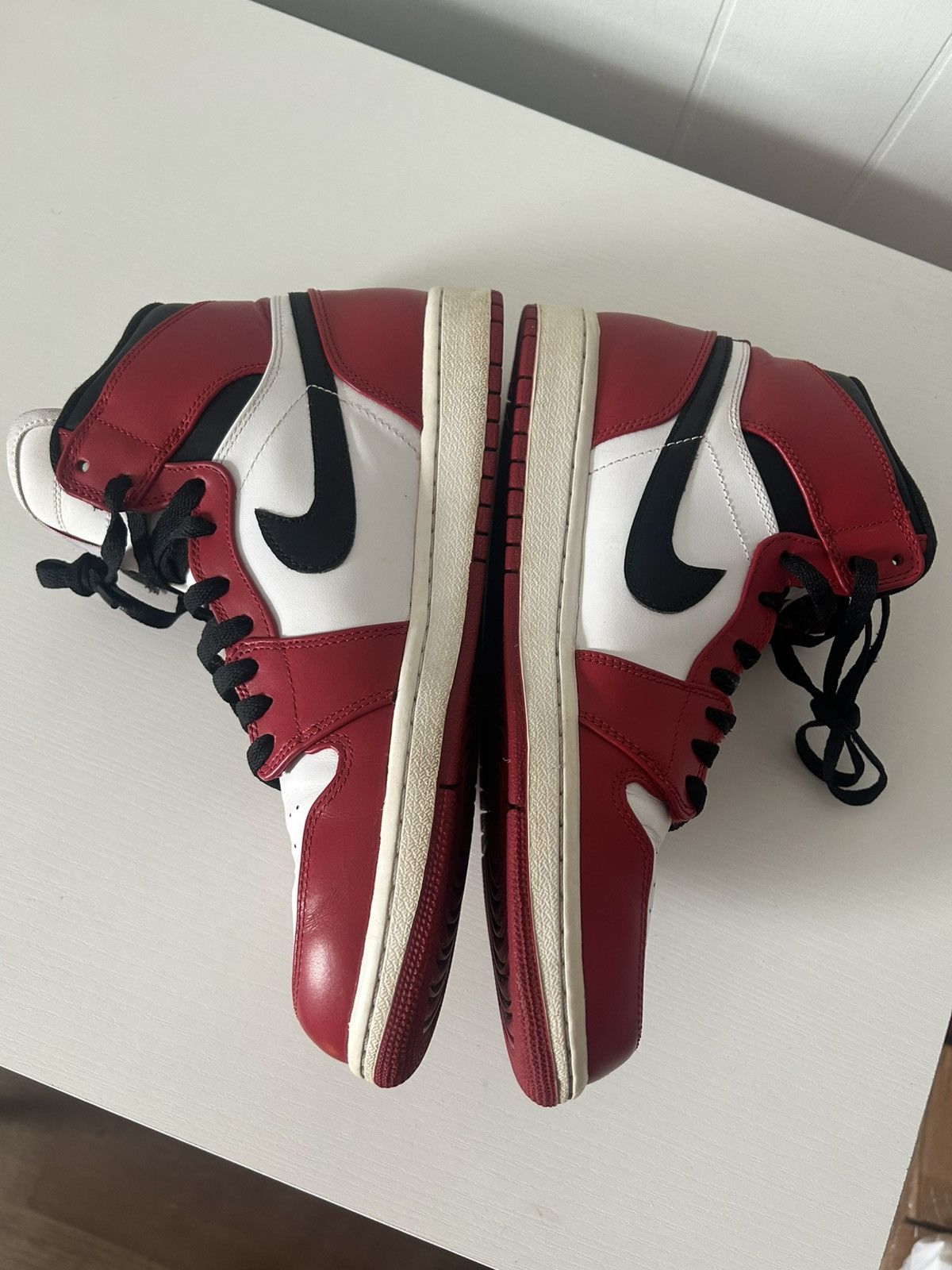 Jordan Brand Air Jordan 1 Retro Chicago 2013 Size US 10 / EU 43 - 6 Thumbnail