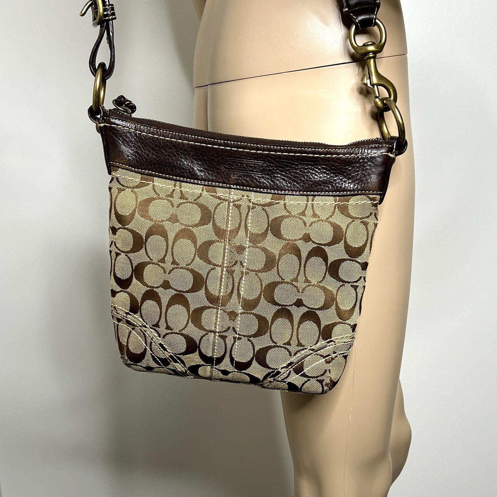 Coach Vintage Coach Signature Crossbody Shoulder Bag Size ONE SIZE - 2 Thumbnail