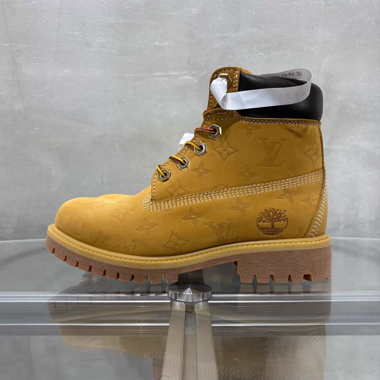 Louis Vuitton LV x Timberland 6-Inch Yellow Boot UK6 (40) Brand New Size US 7 / EU 40 - 3 Thumbnail