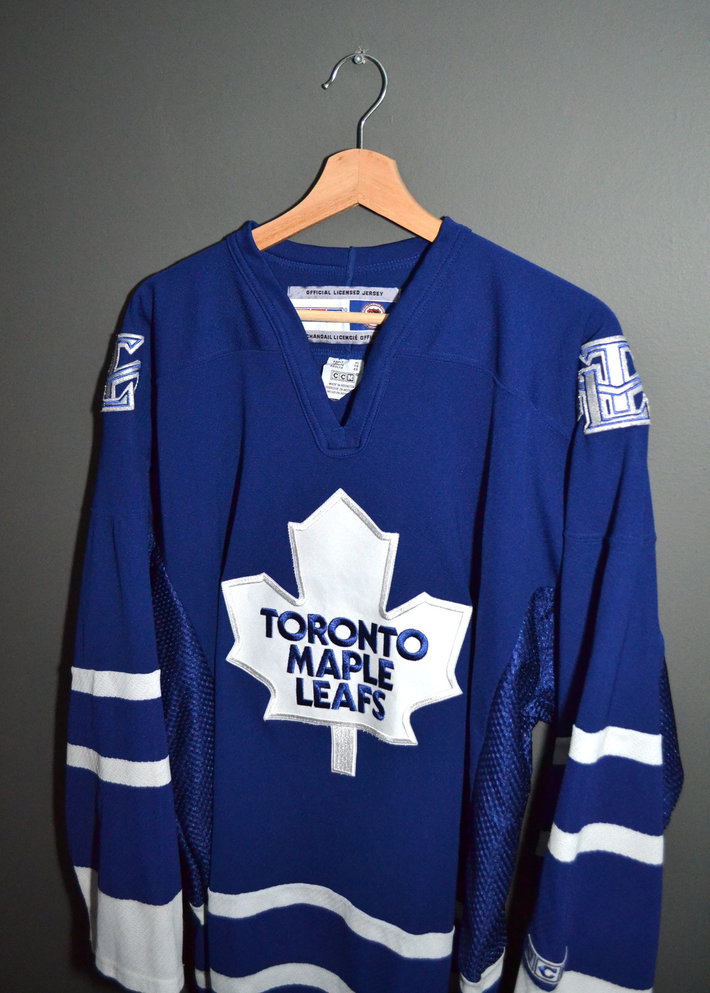 Ccm Toronto Maple Leafs 1990s NHL CCM Air-Knit Jersey Vintage XL Size US XL / EU 56 / 4 - 1 Thumbnail