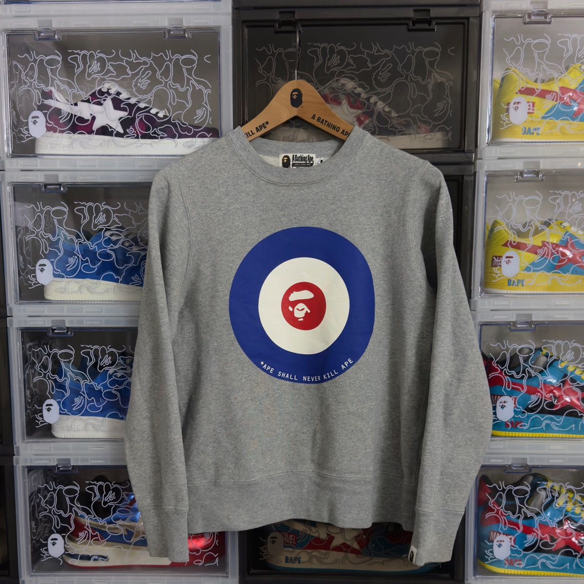 Bape Bape Target Crewneck Grey Size US S / EU 44-46 / 1 - 2 Thumbnail