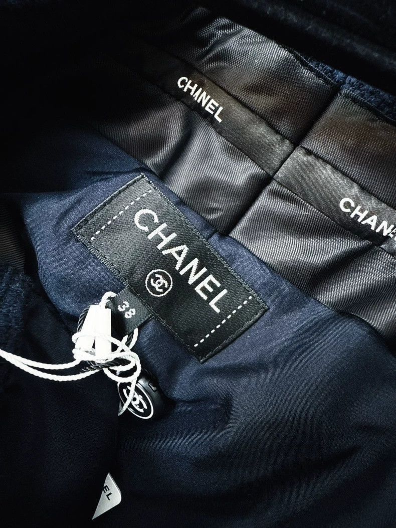 Chanel Chanel 21P Deep Blue Bermuda Shorts Size 37" - 6 Thumbnail