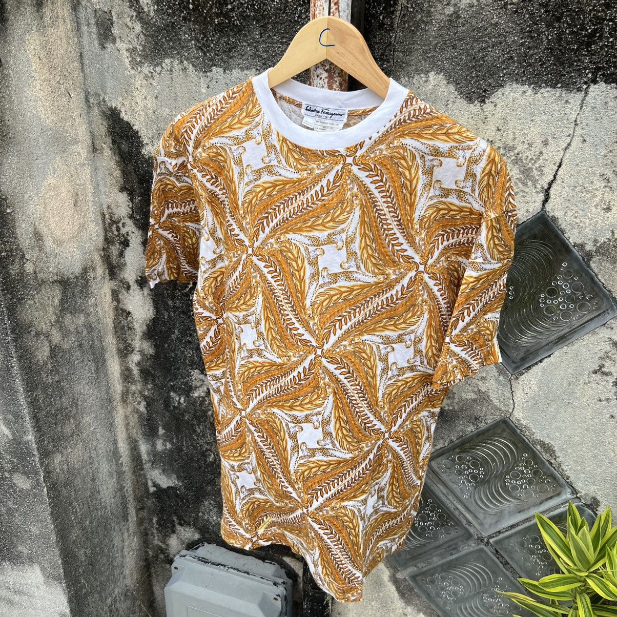 Salvatore Ferragamo “SALVATORE FERRAGAMO” OVERPRINT TSHIRT Size US S / EU 44-46 / 1 - 2 Thumbnail