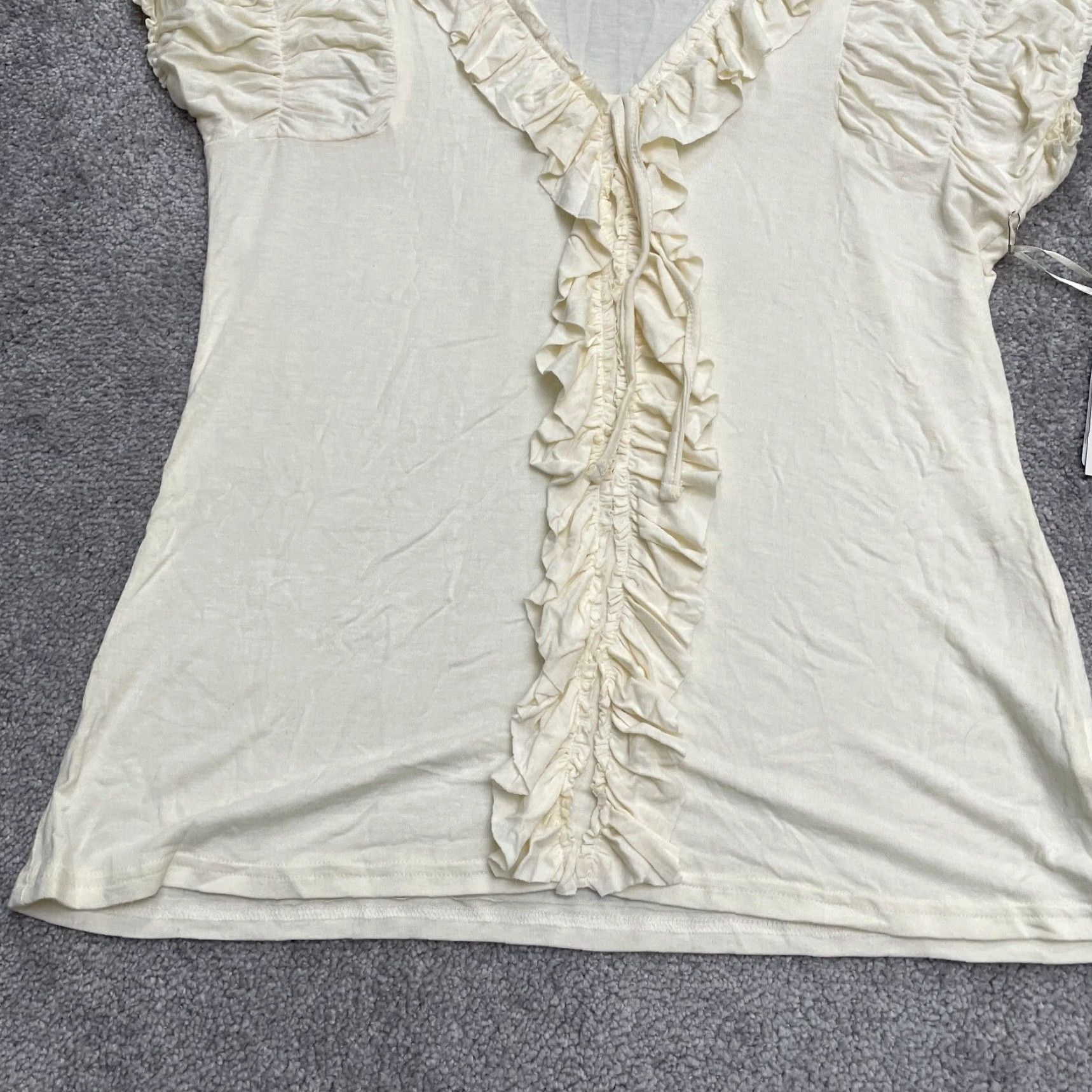 Vintage Dollz Blouse Shirt Womens XL Ivory V-Neck Short Sleeve Casual Stretch NWT Ruffle Knit Lightweight Easy Care Solid Designer 90s? Size XL / US 12-14 / IT 48-50 - 4 Thumbnail