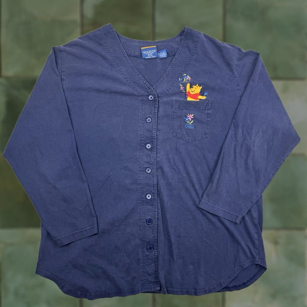 Disney VINTAGE Pooh Winnie The Pooh Button-Up Shirt Womens 2X Blue Cotton Embroidered Flowers Long Sleeve V-Neck Womens Disney World 90s Size XXL / US 16-18 / IT 52-54 - 1 Thumbnail