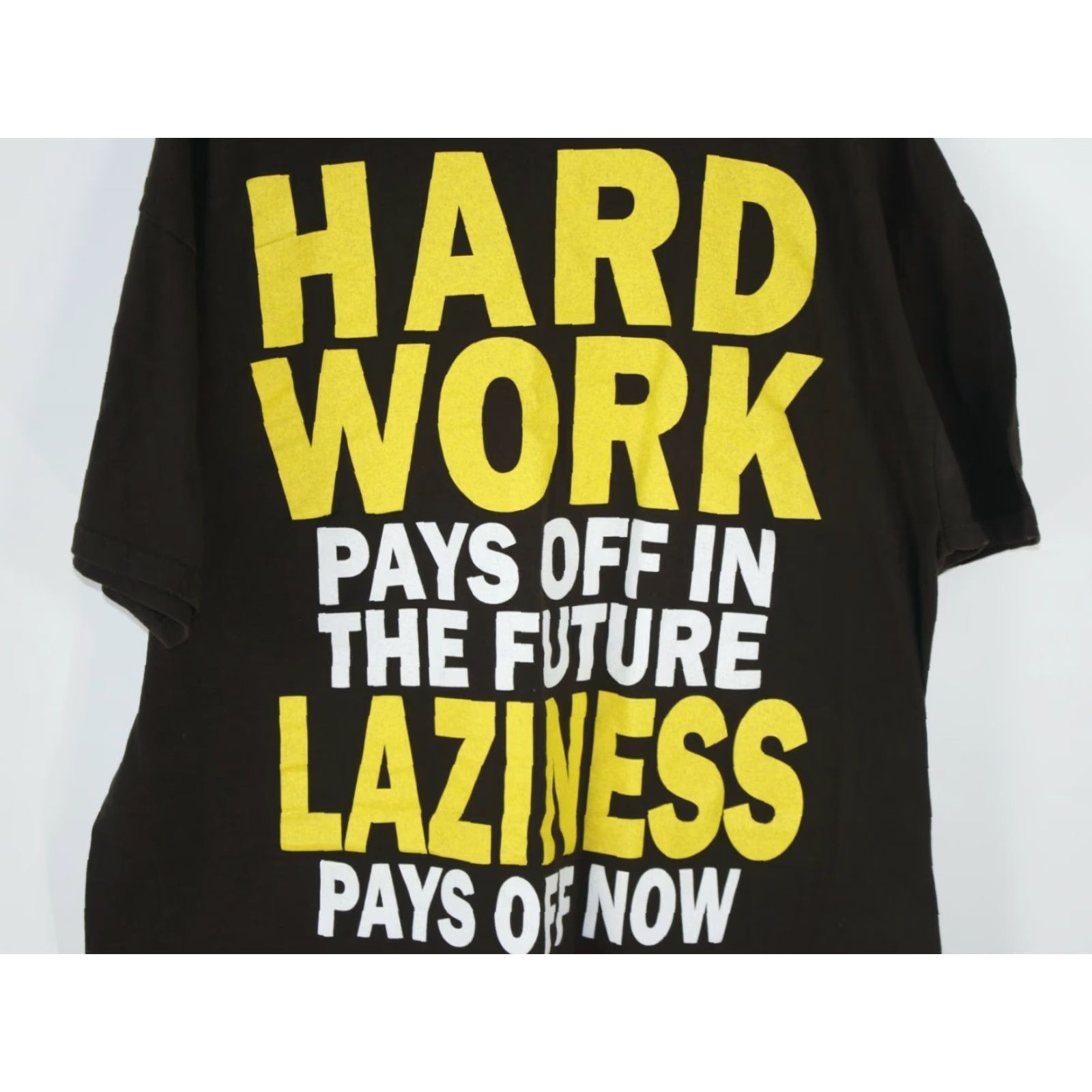 Gildan HARD WORK PAYS OFF IN THE FUTURE Graphic Print Black T Shirt XL Gildan Tag Mens T-Shirt Size US XL / EU 56 / 4 - 3 Thumbnail