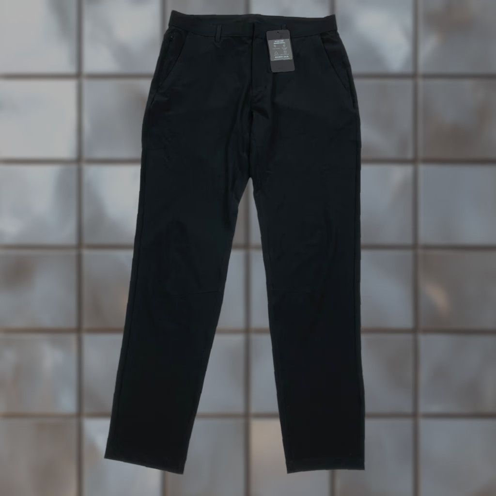 Fabletics Fabletics The Only Pants Slim Mens 33x34 Black Modern Chino Athletic Casual Workwear Urban Preppy City 9-5 Mens Size US 33 - 1 Thumbnail