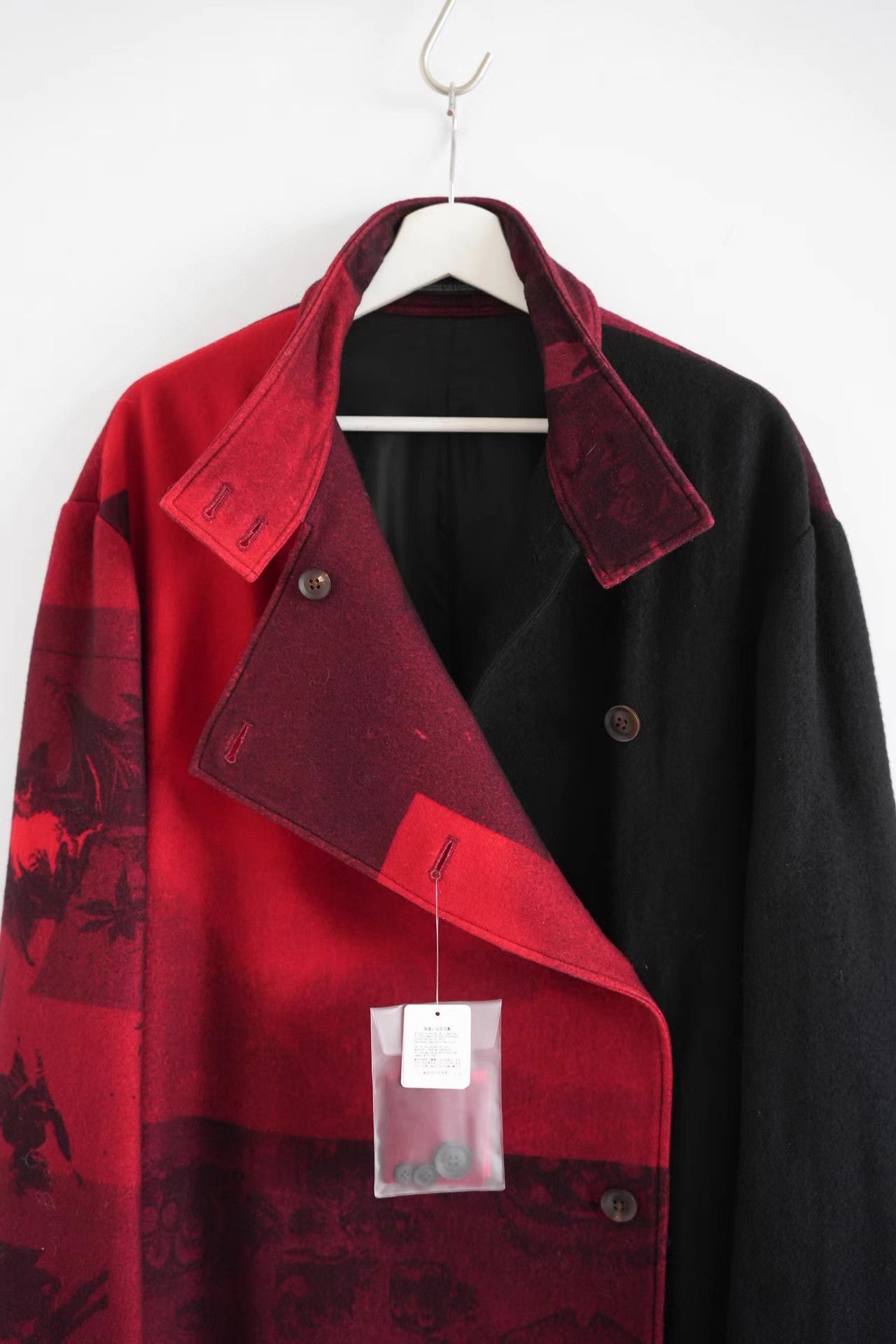Yohji Yamamoto Yohji Yamamoto 18aw Red & Black Asymmetric Coat K4 Size US L / EU 52-54 / 3 - 6 Thumbnail