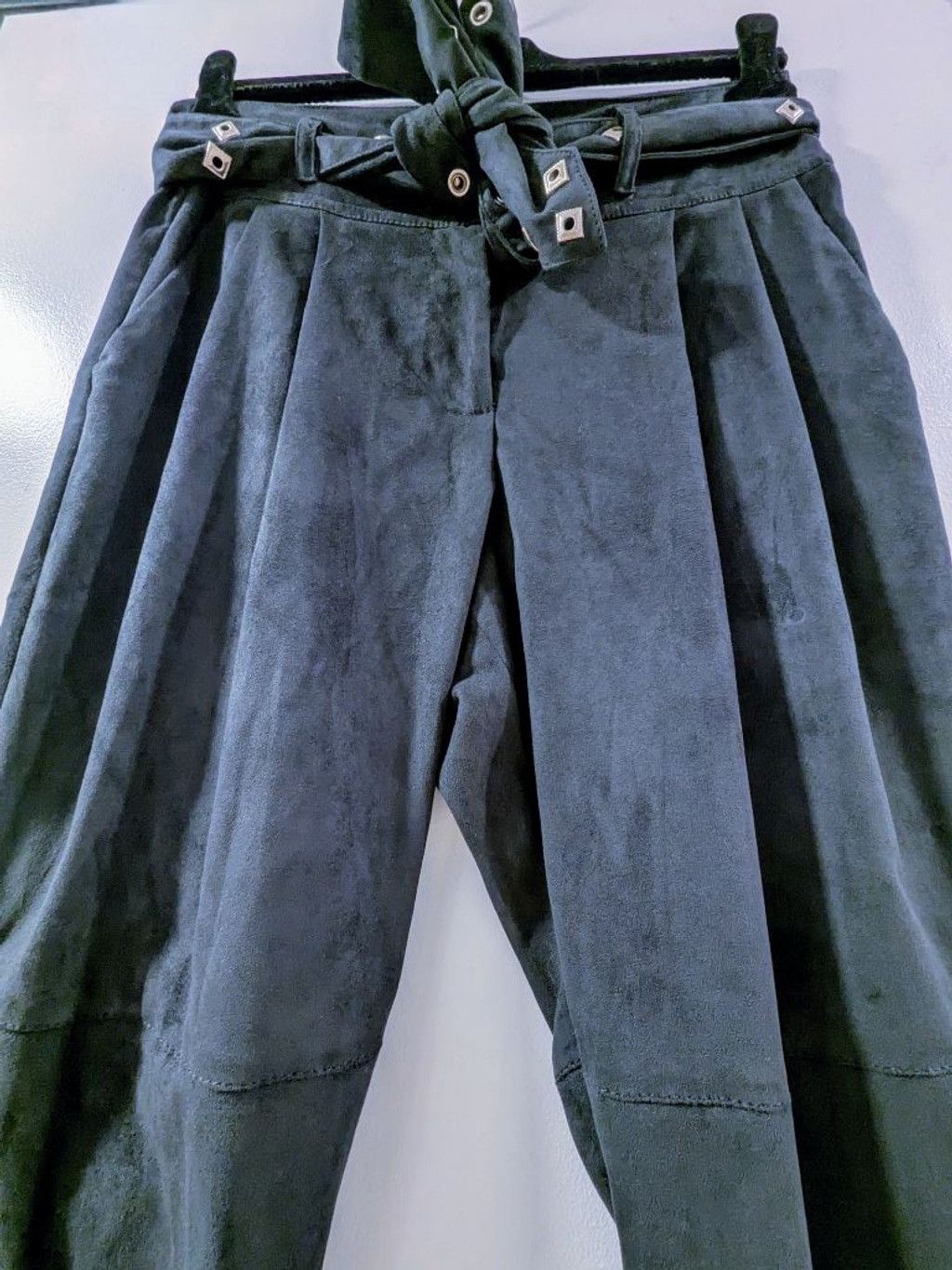 Philosophy di Lorenzo Serafini Philosophy di Lorenzo Serafini Black Suede Pants Size 4 Size 27" / US 4 / IT 40 - 6 Thumbnail