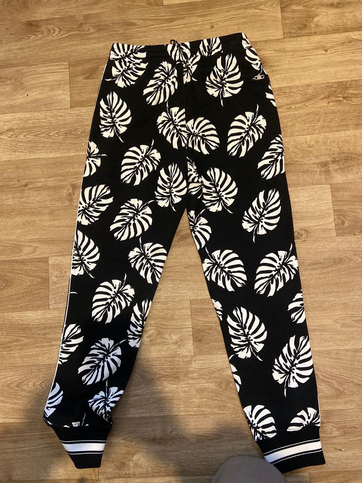 Dolce & Gabbana Black and White Leaf-Print Tracksuit Size US 28 / EU 44 - 5 Thumbnail