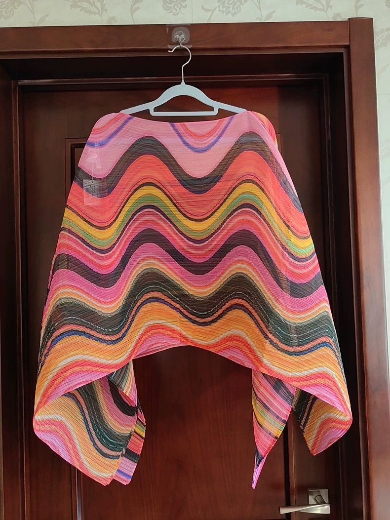 Issey Miyake Issey Miyake size:one size Pink rainbow pleated top Size M / US 6-8 / IT 42-44 - 1 Thumbnail
