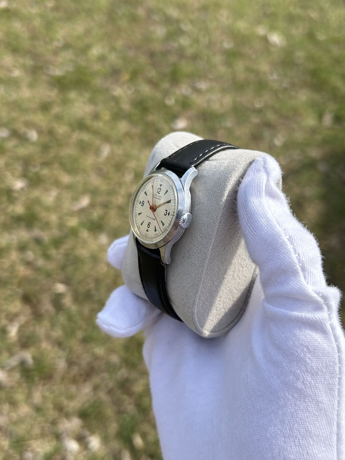 Vintage Vintage Watch Moskva USSR Soviet Mechanical Authentic 1950s Size ONE SIZE - 6 Thumbnail