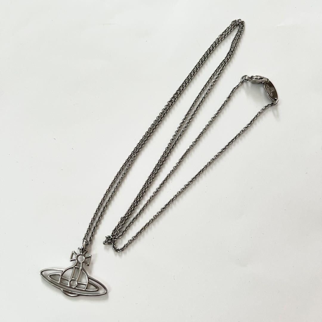 Pre-owned Vivienne Westwood 2d Flat Orb Necklace In Silver