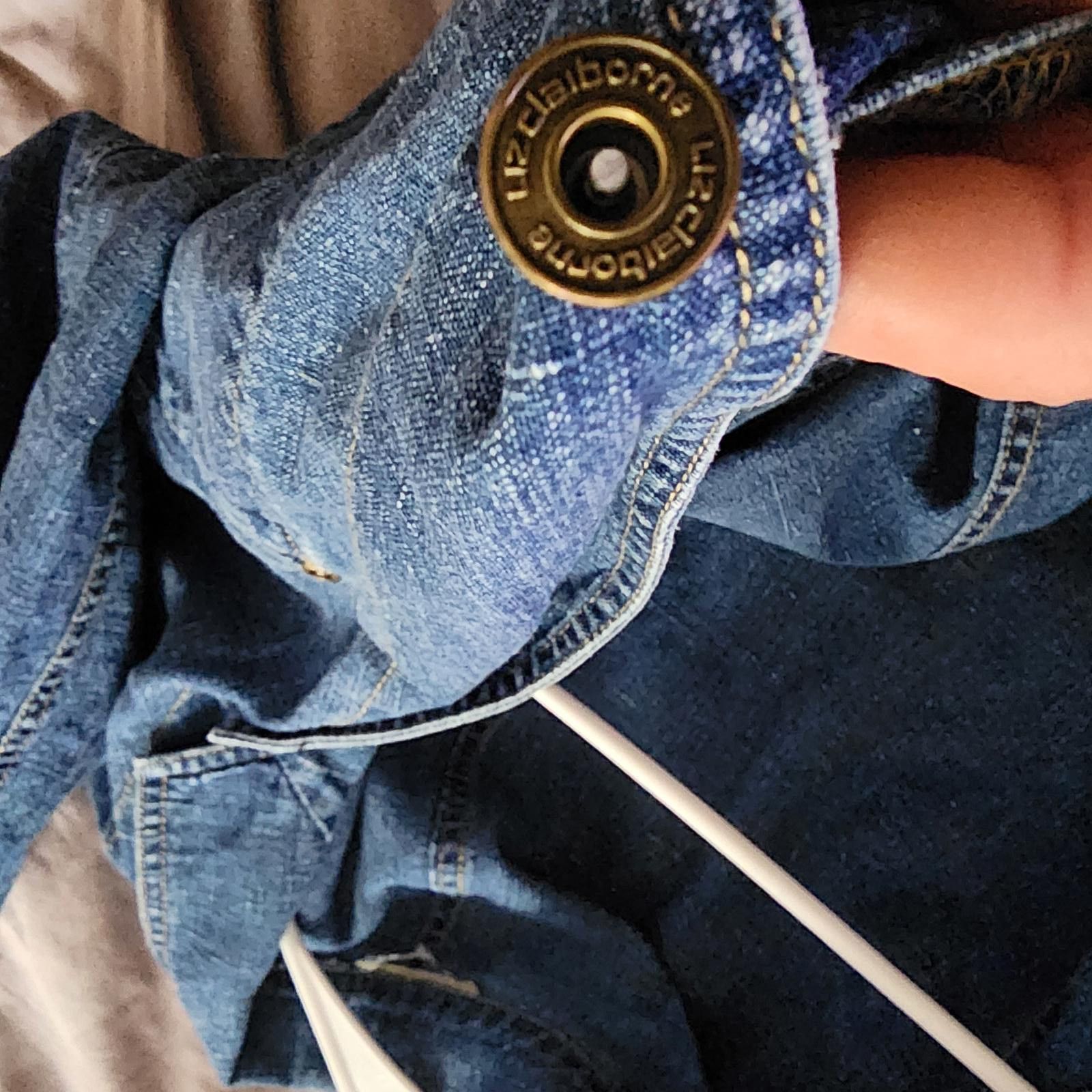 Designer Liz Claiborne. Vintage Tailored Denim Blazer. Size: Medium Size M / US 6-8 / IT 42-44 - 2 Thumbnail