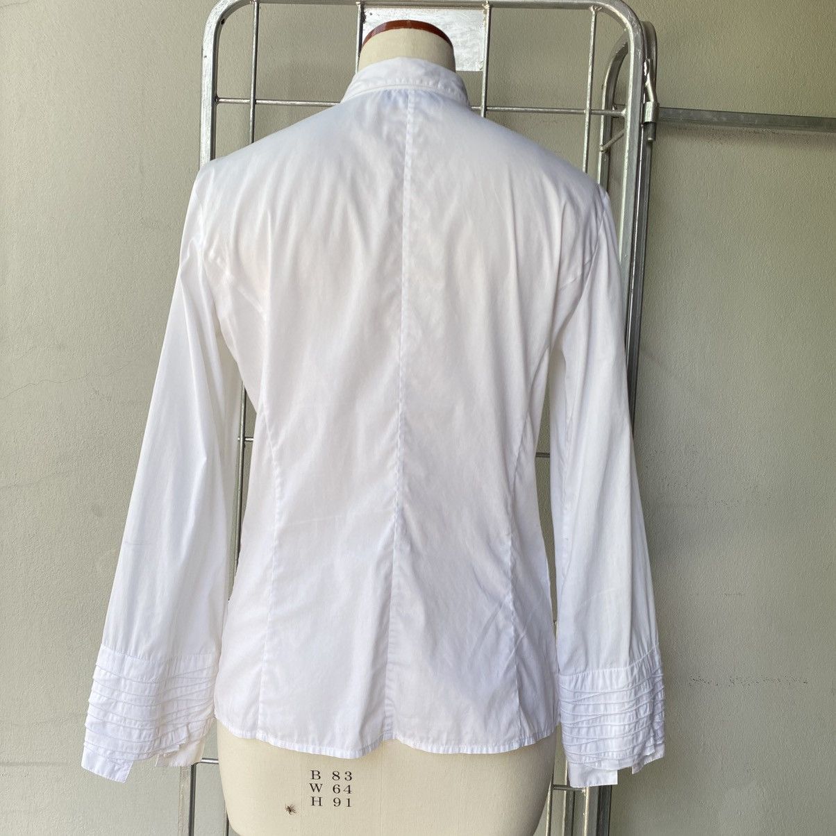 Emporio Armani EMPORIO ARMANI White Ruffle Cuff Fitted Shirt Size M / US 6-8 / IT 42-44 - 21 Thumbnail