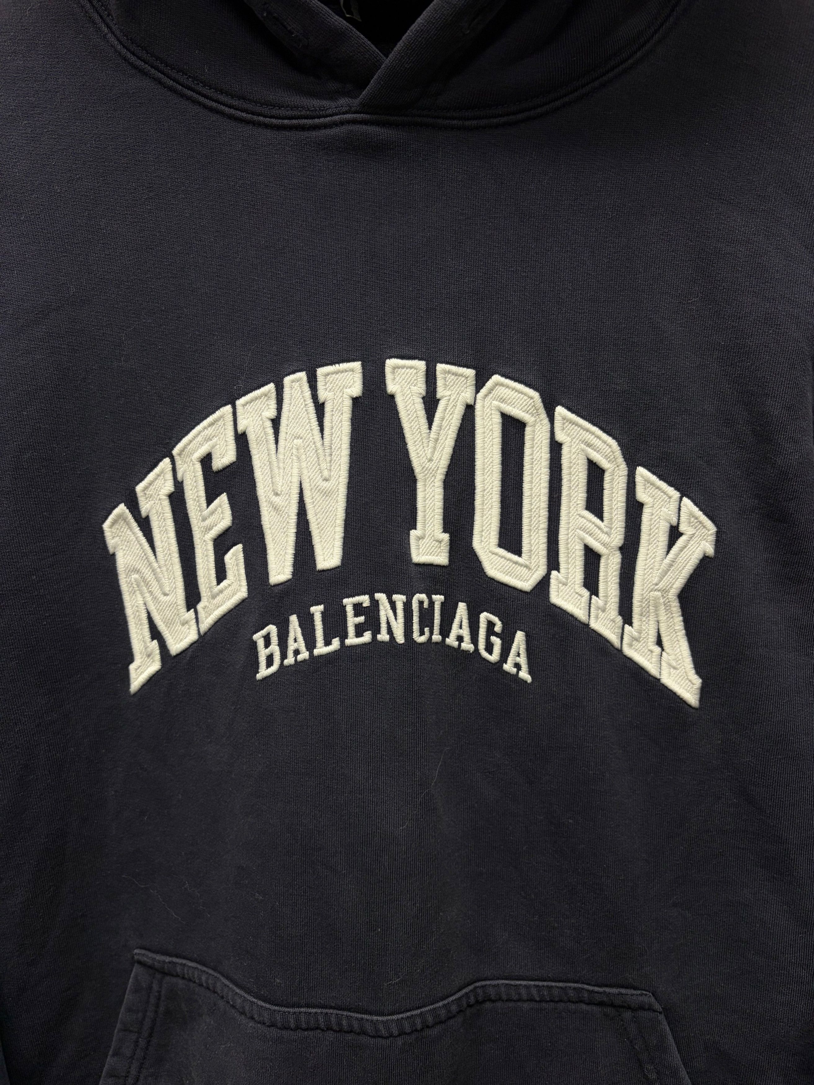 Balenciaga 2021 Balenciaga ‘New York’ Collegiate Embroidered Logo Hoodie Size US M / EU 48-50 / 2 - 2 Thumbnail