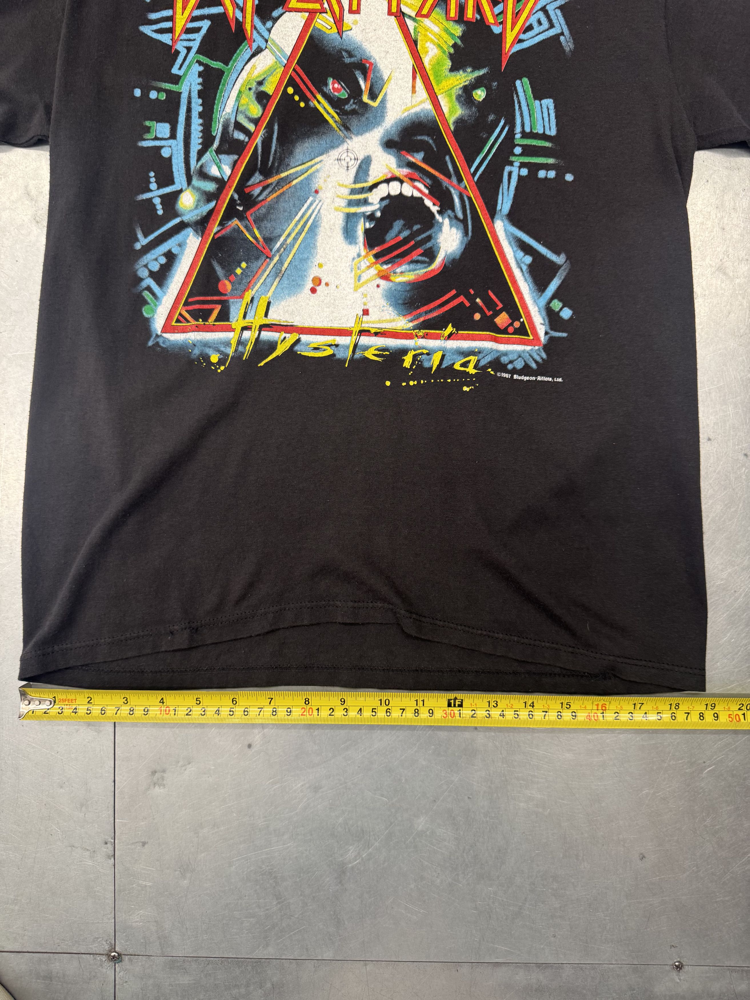 Other Vintage Def Leppard Tshirt Size US L / EU 52-54 / 3 - 6 Thumbnail