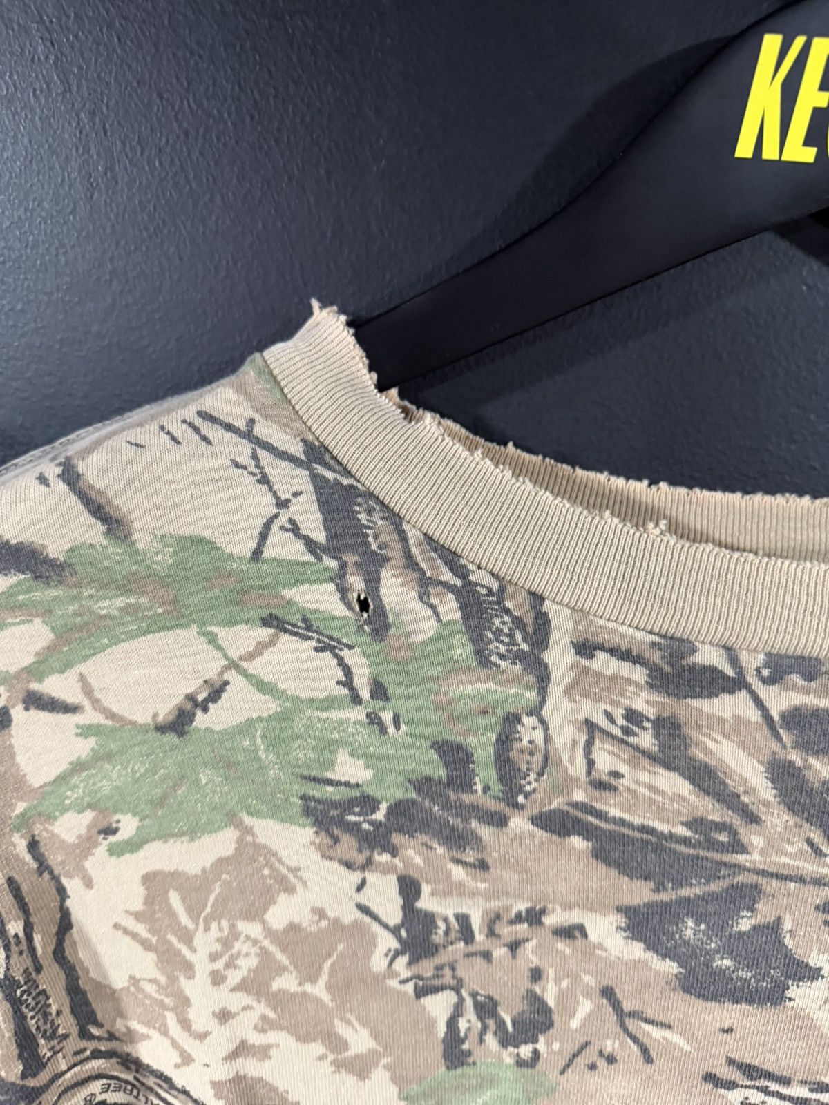 Vintage 1990s Vintage Camo Grunge Distressed Single Stitch Tee XL Size US XL / EU 56 / 4 - 4 Thumbnail