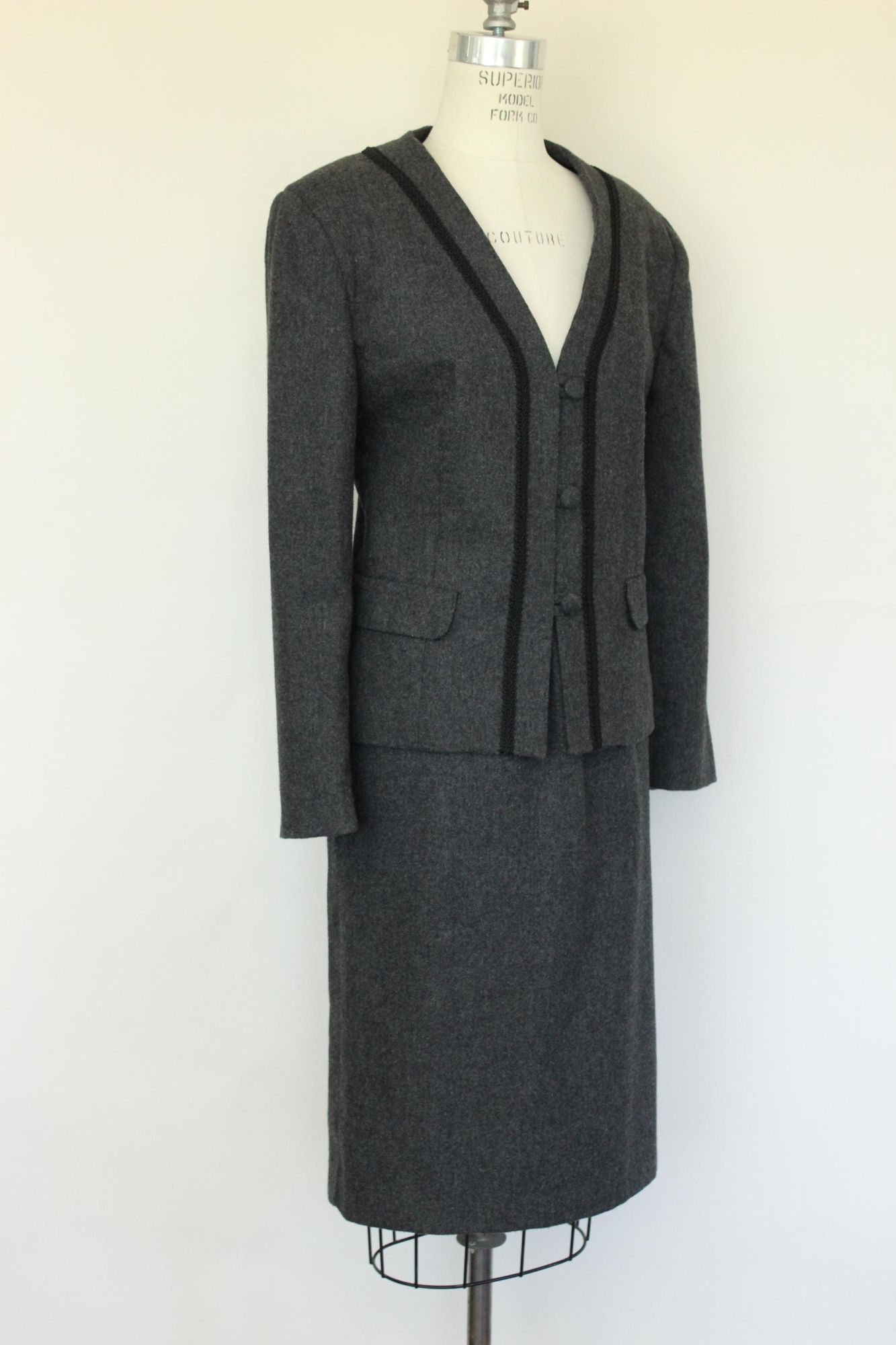 Vintage Vintage 1980s Womens Suit, Russ Gray Wool Skirt And Jacket, Size M / US 6-8 / IT 42-44 - 5 Thumbnail