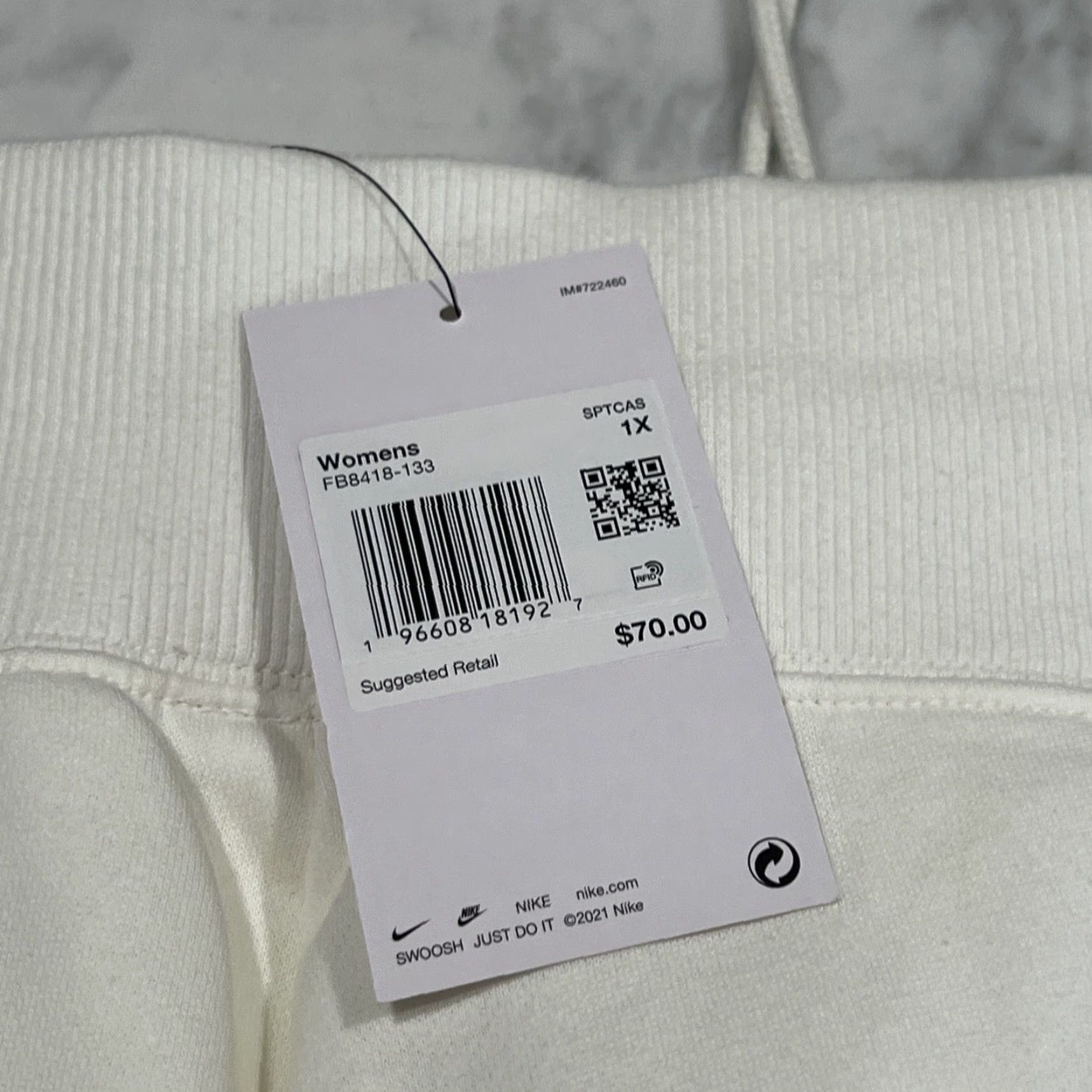 Nike Nike Crop Sweatpants Women’s 1X Wide Leg Fleece Drawstring FB8418-133 NWT Size 40" / US 18 - 5 Thumbnail