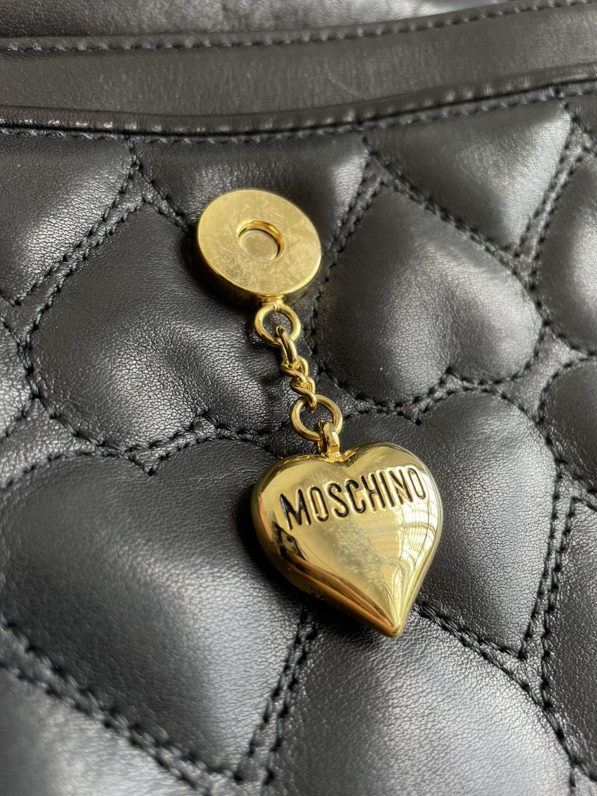 Genuine Leather × Moschino Vintage Moschino Leather Quilted Heart Pattern Shoulder Bag Size ONE SIZE - 11 Thumbnail