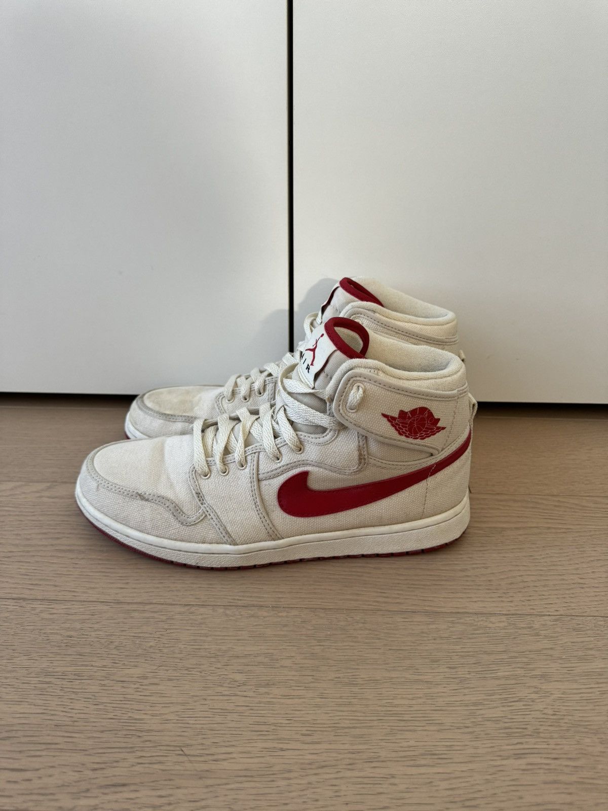 Jordan Brand 2010 Jordan 1 AJKO Vintage White Red 10 Size US 10 / EU 43 - 3 Thumbnail
