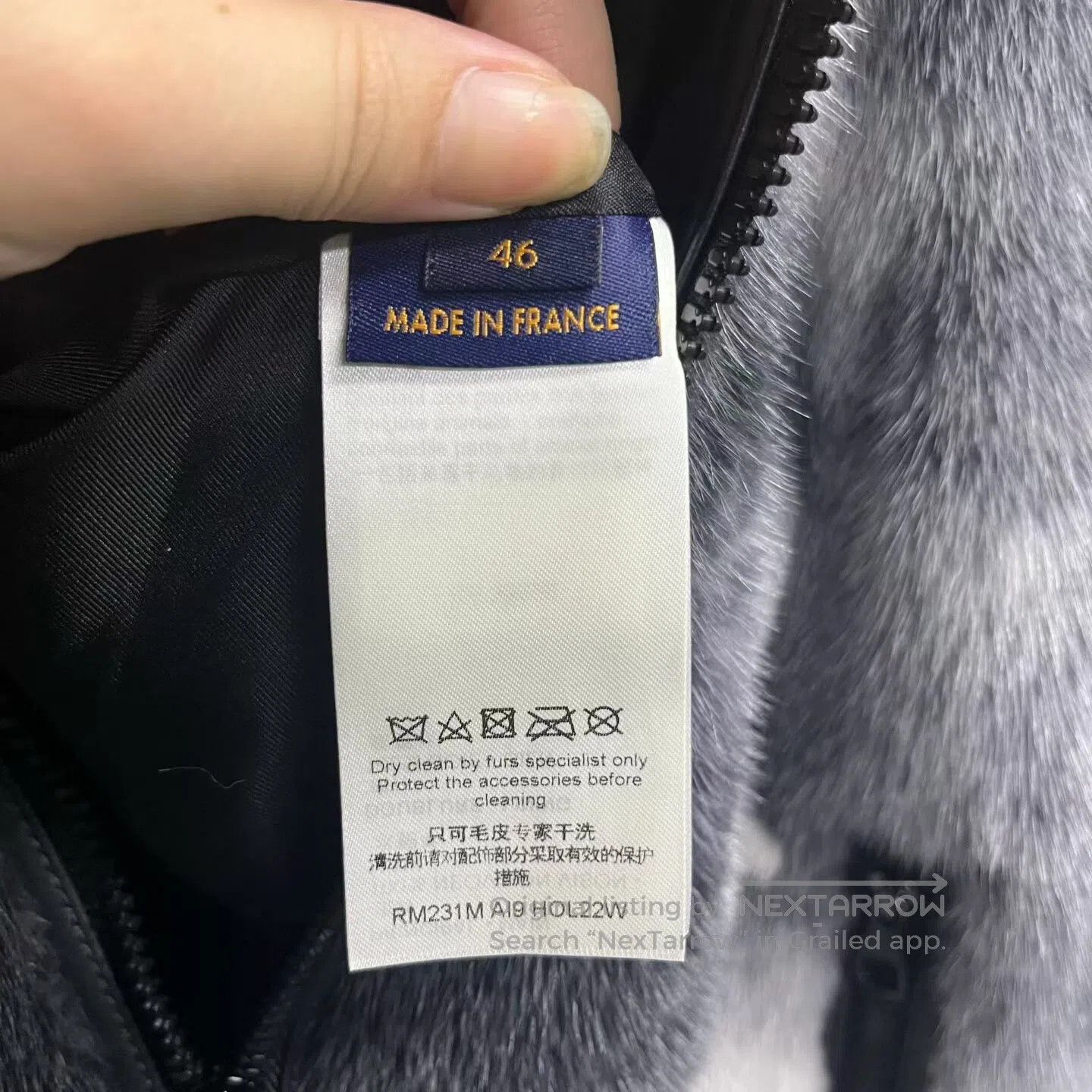 Louis Vuitton Louis Vuitton Shirtless vest with a collar, logo printed o Size US S / EU 44-46 / 1 - 3 Thumbnail