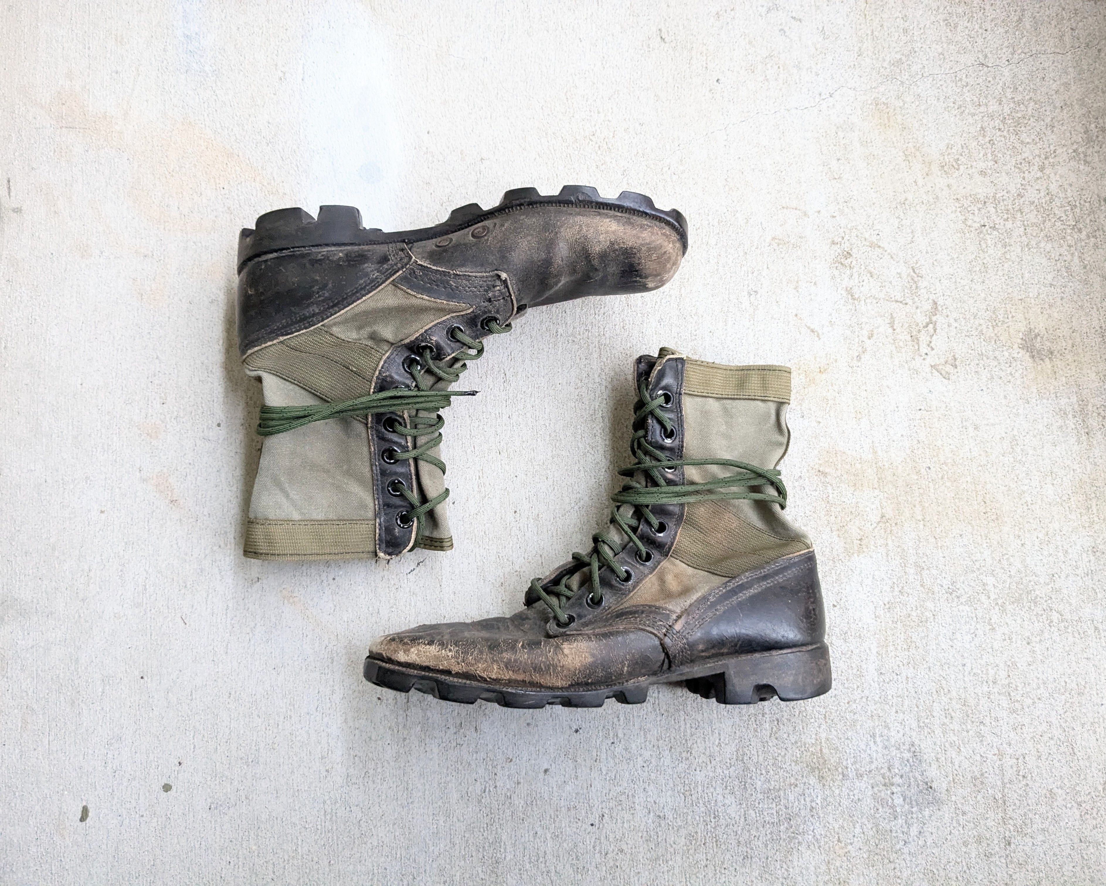 Genuine Leather × Vintage Vintage Combat Boots Black 9 R Jungle Leather Chunky USA Size US 9 / EU 42 - 1 Thumbnail