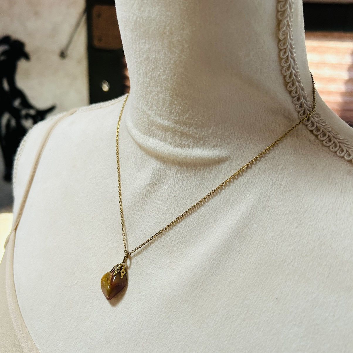 Vintage Handcrafted vintage capped mookaite stone pendant necklace Size ONE SIZE - 3 Thumbnail