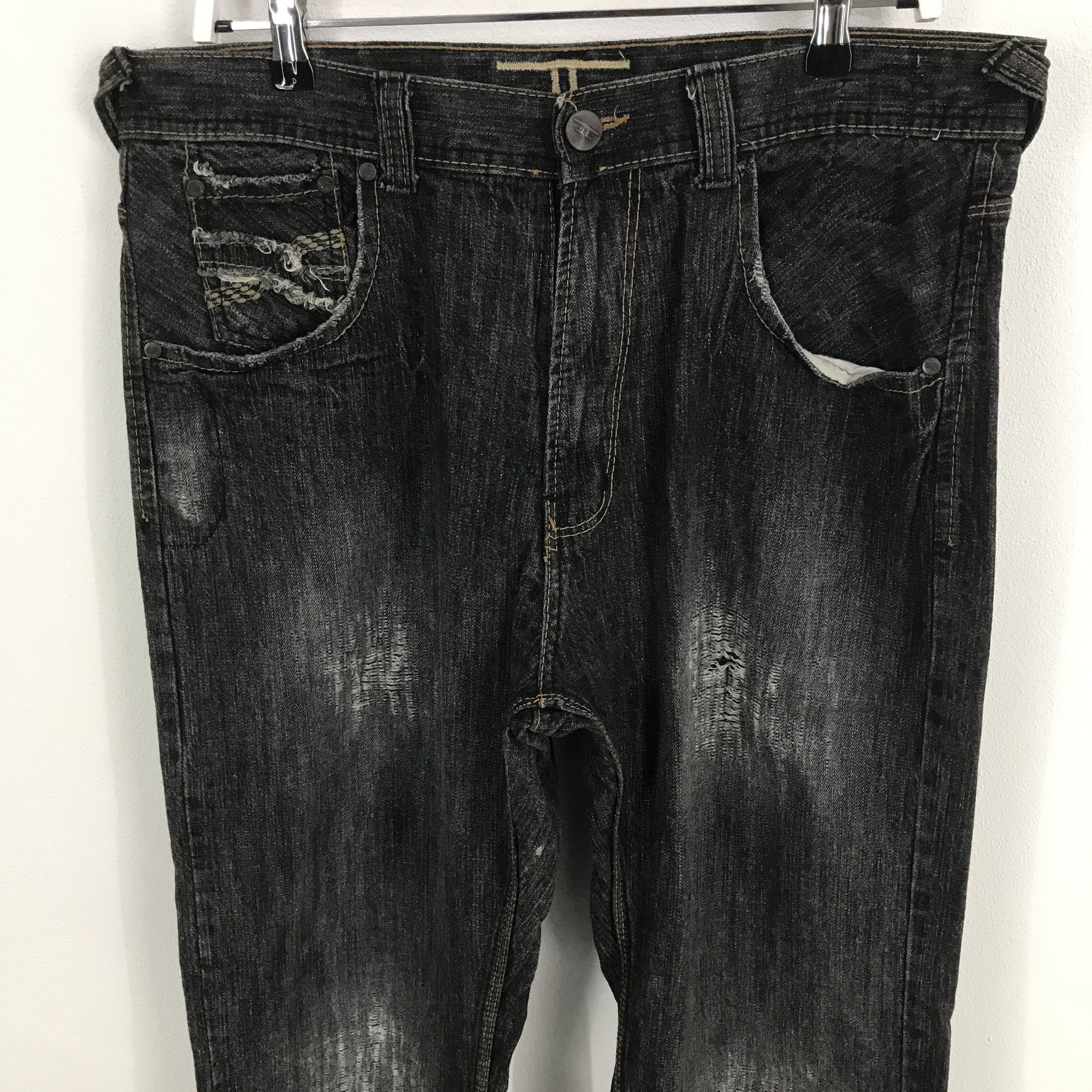 Japanese Brand Rare Japan black denim distressed jeans style Size US 36 / EU 52 - 2 Thumbnail