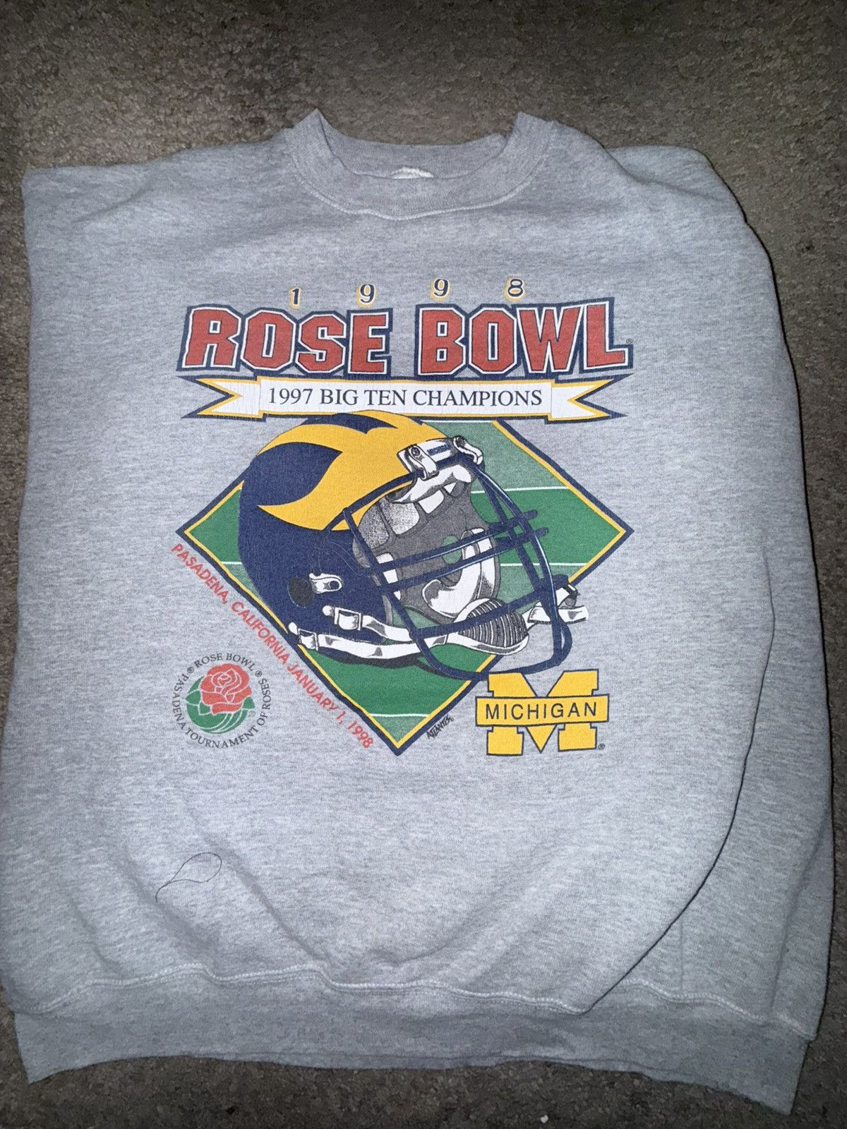 Fruit Of The Loom Vintage Michigan Rose Bowl sweatshirt Size US L / EU 52-54 / 3 - 1 Thumbnail