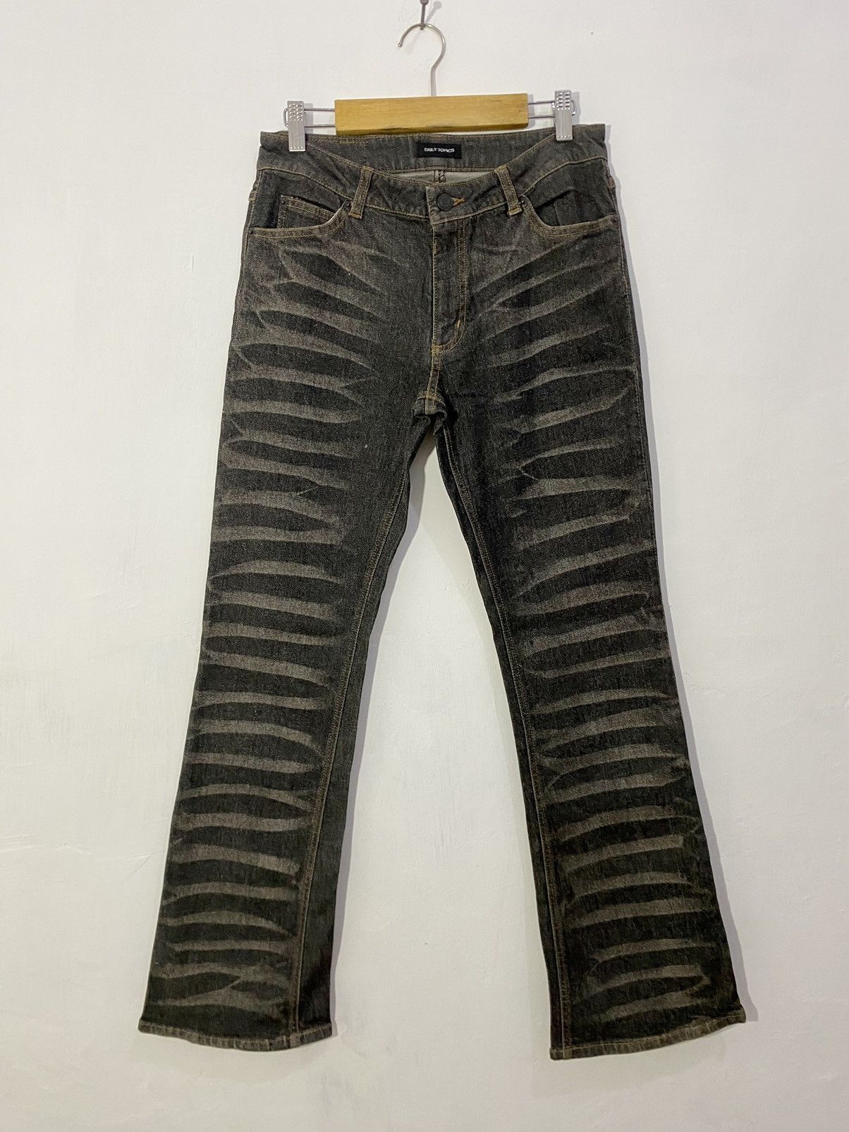 14th Addiction 💥Flare💥Daily Topic Snake Motif Flare Jeans Size US 30 / EU 46 - 4 Thumbnail