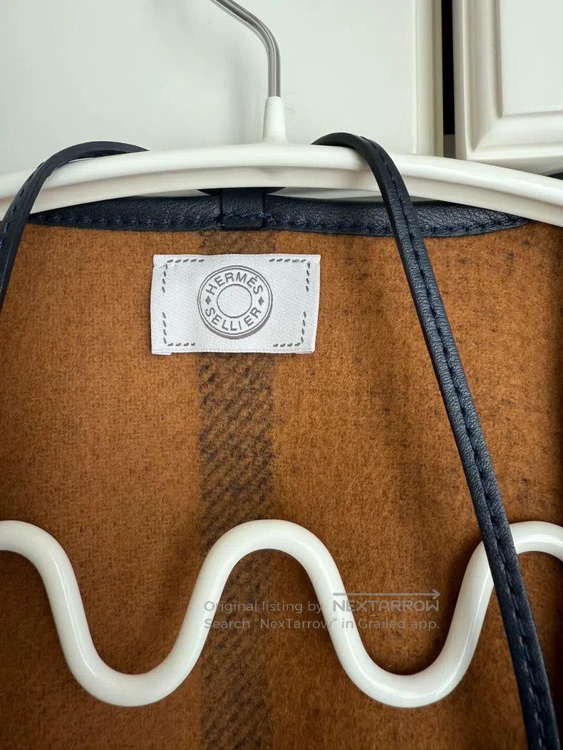 Hermes Hermes Double-sided cloak, navy blue with camel check patt Size M / US 6-8 / IT 42-44 - 2 Thumbnail