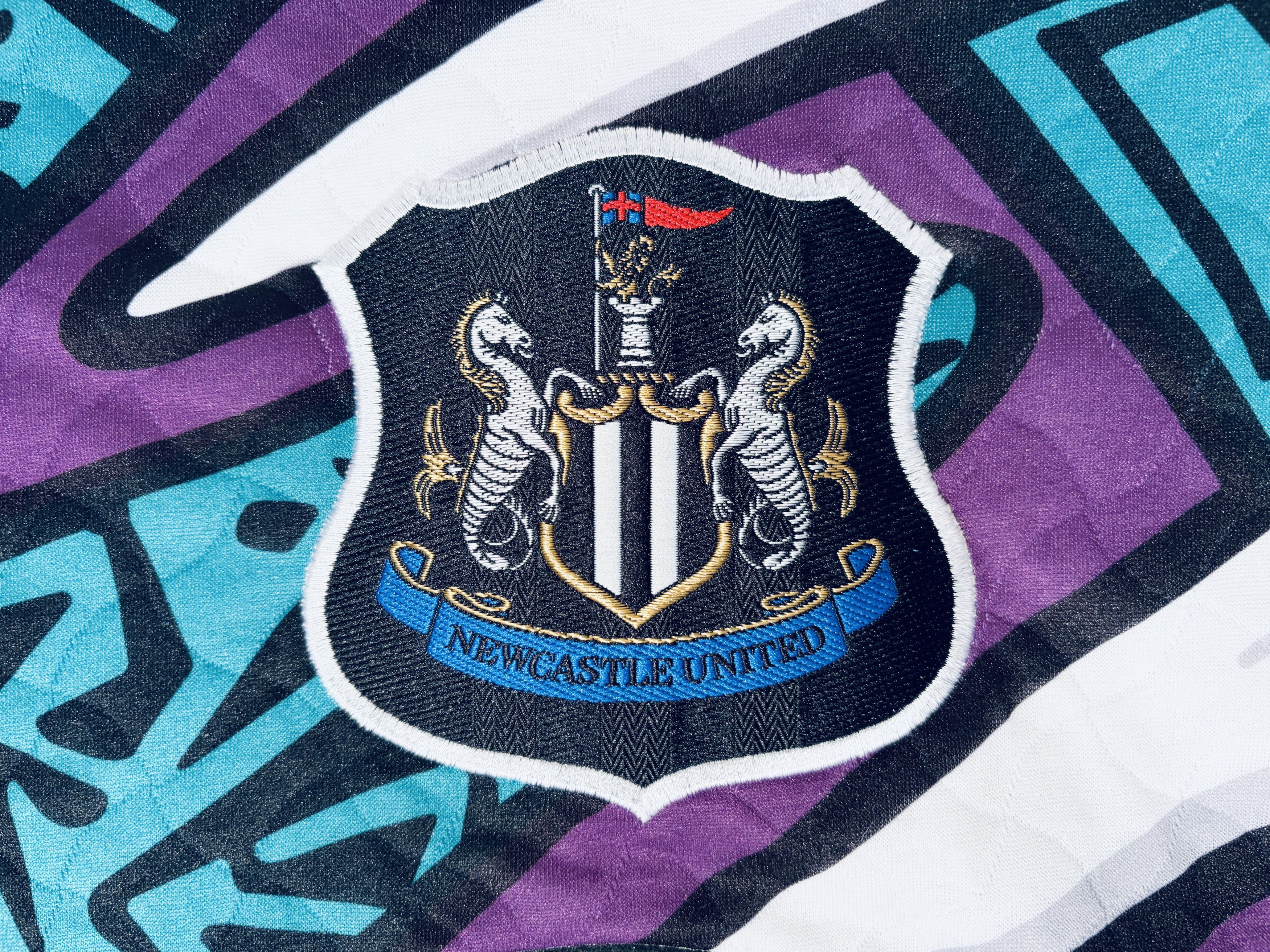 Adidas Newcastle United Goalkeeper Away Football Jersey 1995 - 1996 Size US XL / EU 56 / 4 - 5 Thumbnail