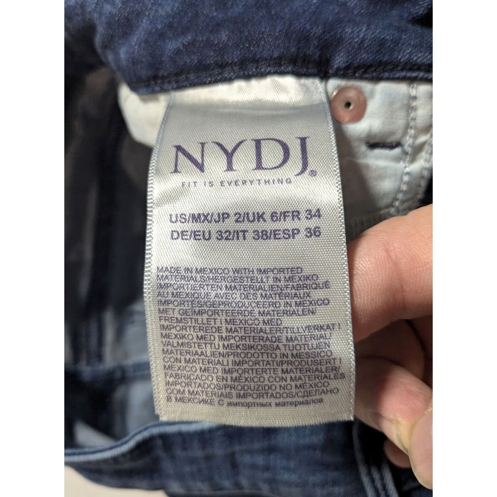 NYDJ NYDJ Marilyn Straight LIFTxTUCK Tech - Women Size 2 Cuffed Crop Jeans Size 27" / US 4 / IT 40 - 7 Thumbnail
