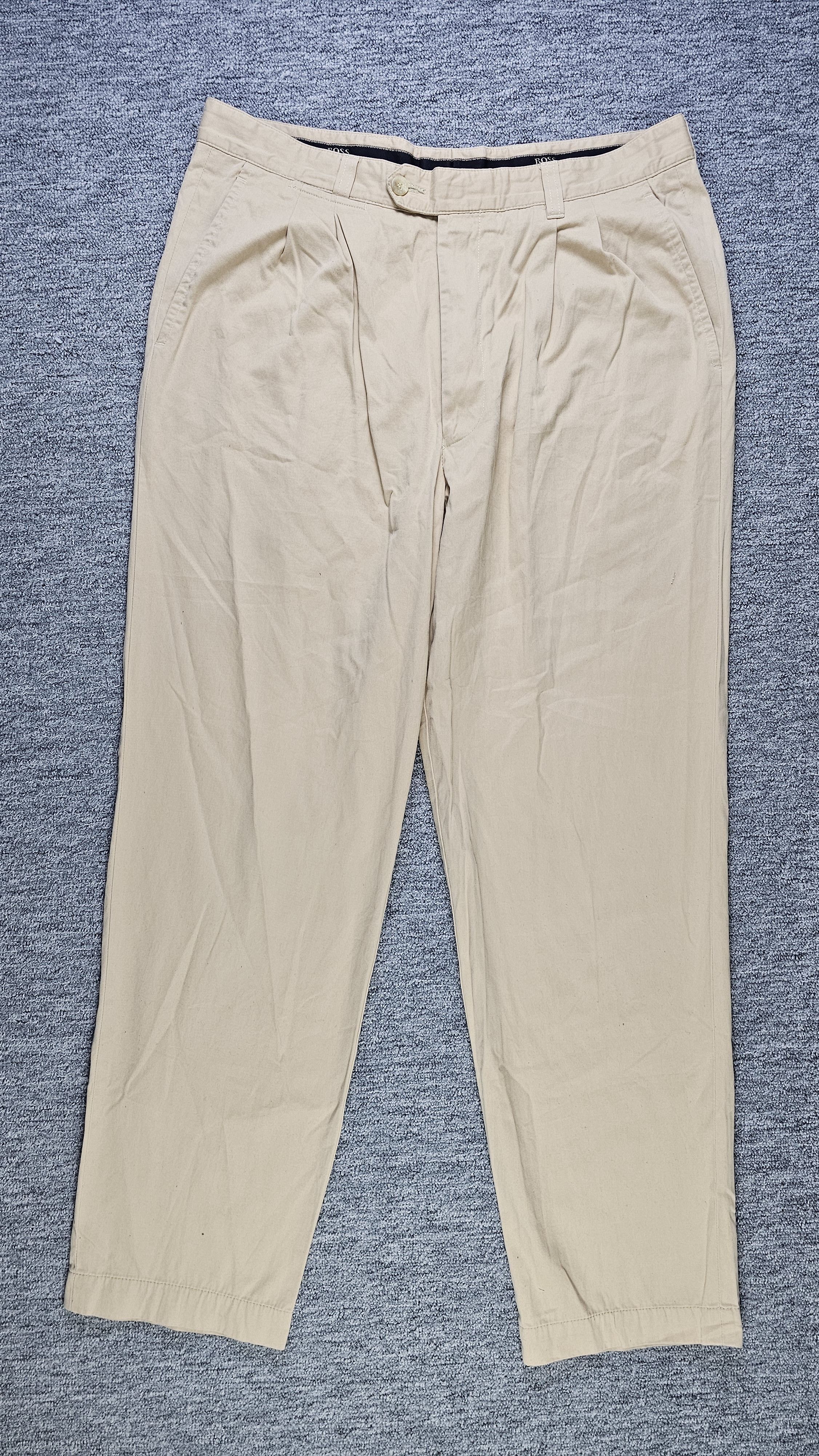 Hugo Boss × Vintage Vintage 90s Hugo Boss Pleated Chinos Beige Size US 34 / EU 50 - 1 Thumbnail