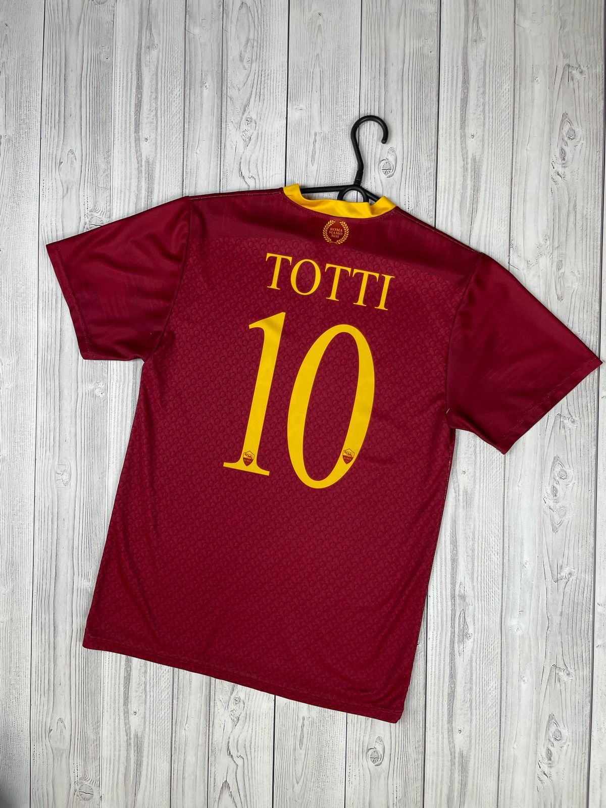 Vintage Vintage AS Roma soccer jersey 10 Totti size S rare Size US S / EU 44-46 / 1 - 1 Thumbnail