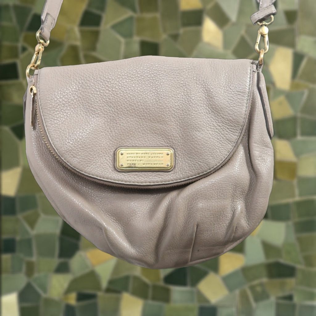 Marc By Marc Jacobs Crossbody Bag Natasha Taupe Tan Leather Purse Small Women Zip Taupe Exterior Gold Hardware Vintage? (No, Vintage Not Indicated)