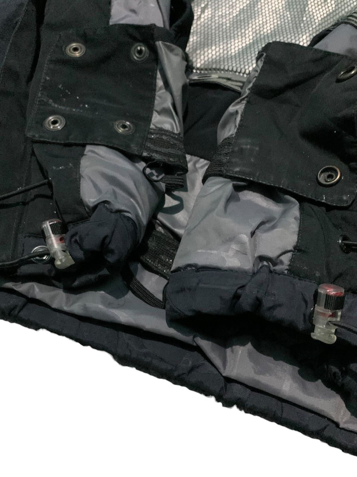 Oakley Oakley Software Nitro Fuel 2 Assymetrical Snowboard Jacket Size US M / EU 48-50 / 2 - 23 Thumbnail