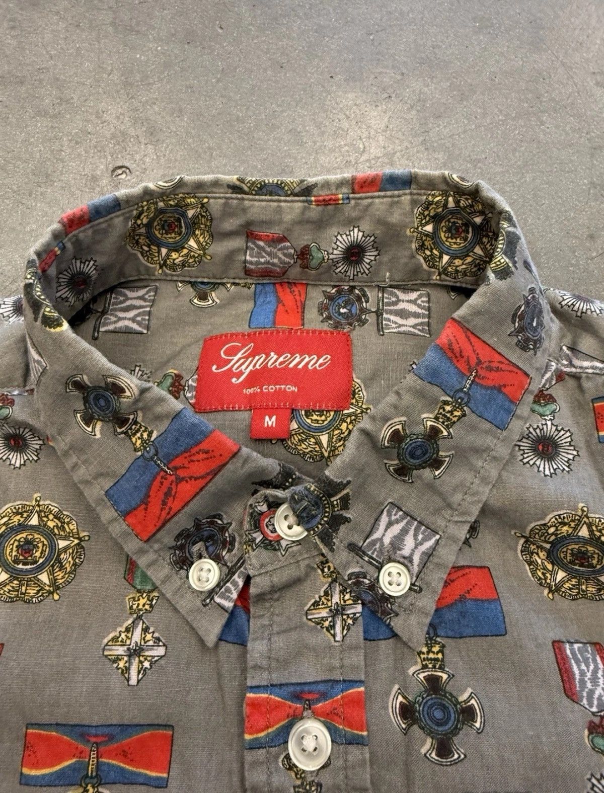 Supreme SS10 Supreme Medals S/S Button Up Shirt Size US M / EU 48-50 / 2 - 5 Thumbnail