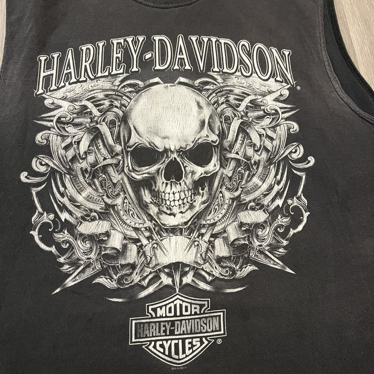 Harley Davidson Vintage 2000s Harley Davidson Faded Skull Graphic Tank Top Size US XL / EU 56 / 4 - 7 Thumbnail