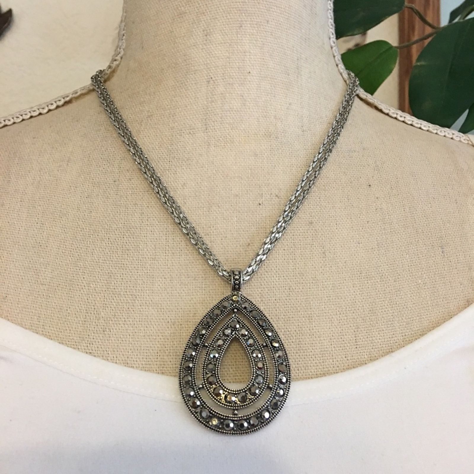 Jewelry East 5th silver with chrome gem jewelry boxed set Size ONE SIZE - 9 Thumbnail