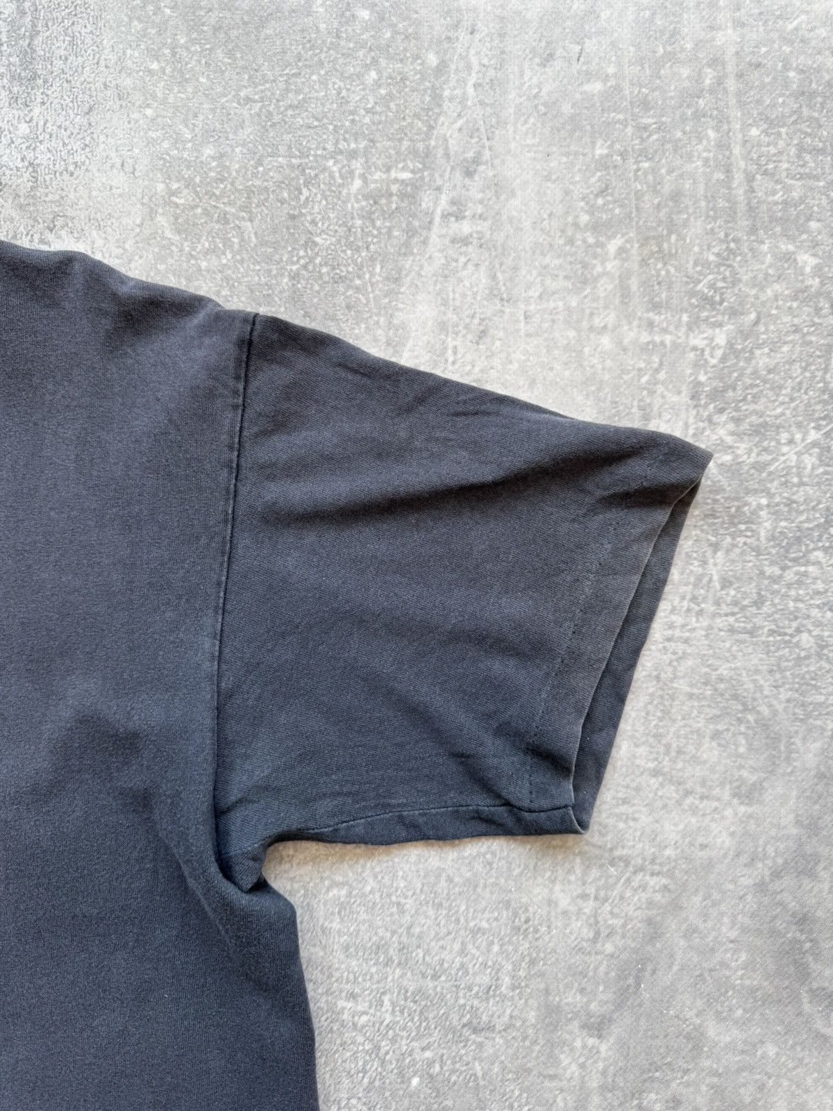 Wu-Tang Clan Rare Vintage 90s Wu-Tang Distressed Sun Faded Tshirt Size US M / EU 48-50 / 2 - 3 Thumbnail