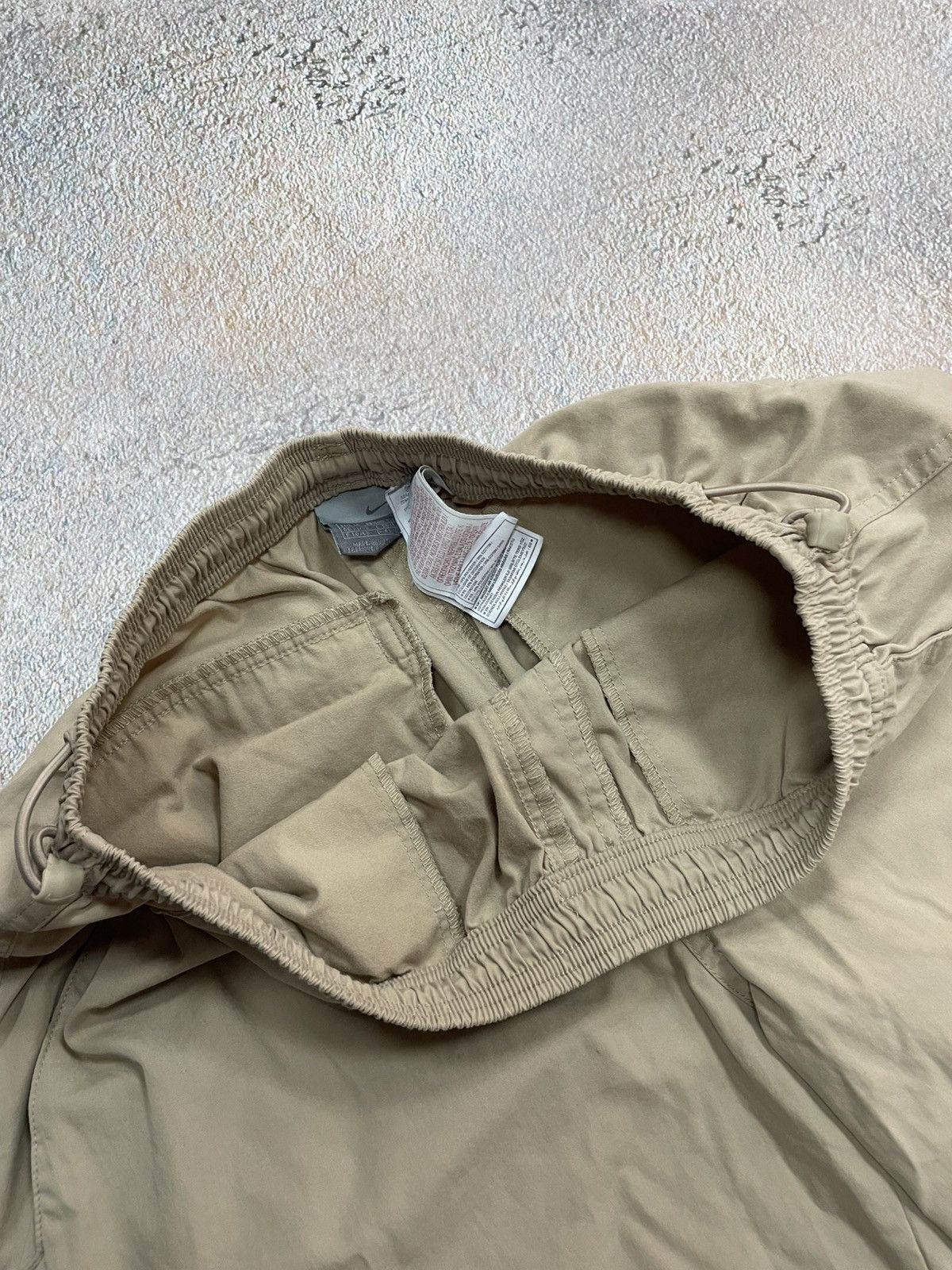 Nike Vintage Nike Small Logo Beige Cargo Pants Size US 32 / EU 48 - 6 Thumbnail